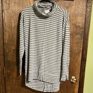 Liz Claiborne Striped Gray Turtleneck Top